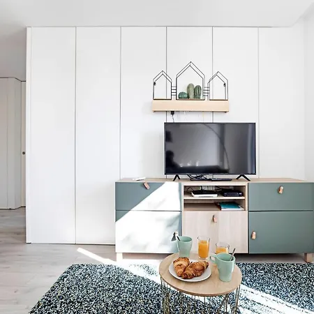 Stylish Flat W/ Gym & Parking By Lovelystay Porto Exterior photo